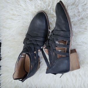 Seychelles black leather strappy boho ankle bootie